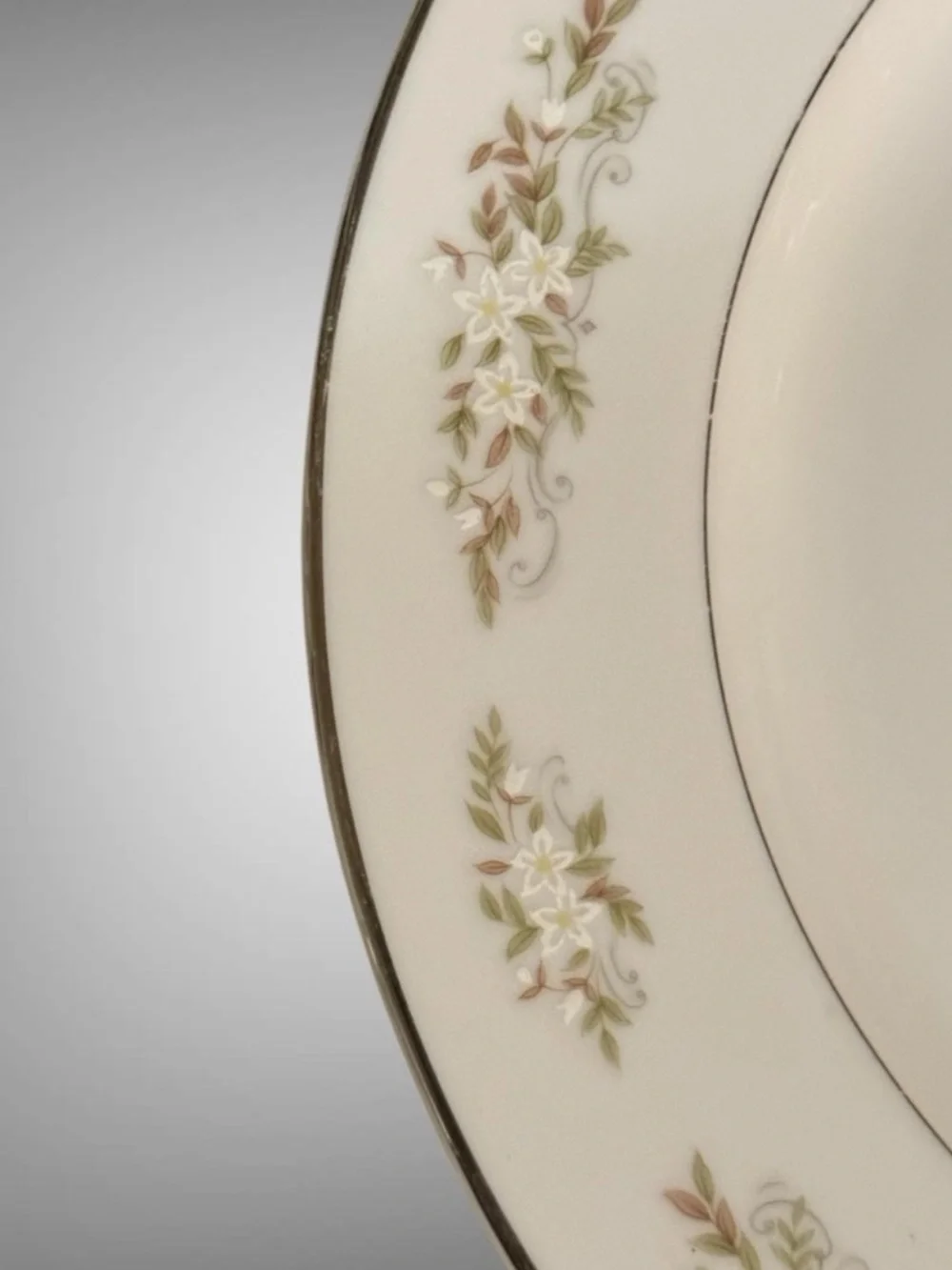 VINTAGE INTERNATIONAL SILVER CO PLATE